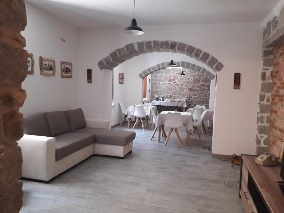 Viche Viche Bed and Breakfast Orgosolo Εξωτερικό φωτογραφία