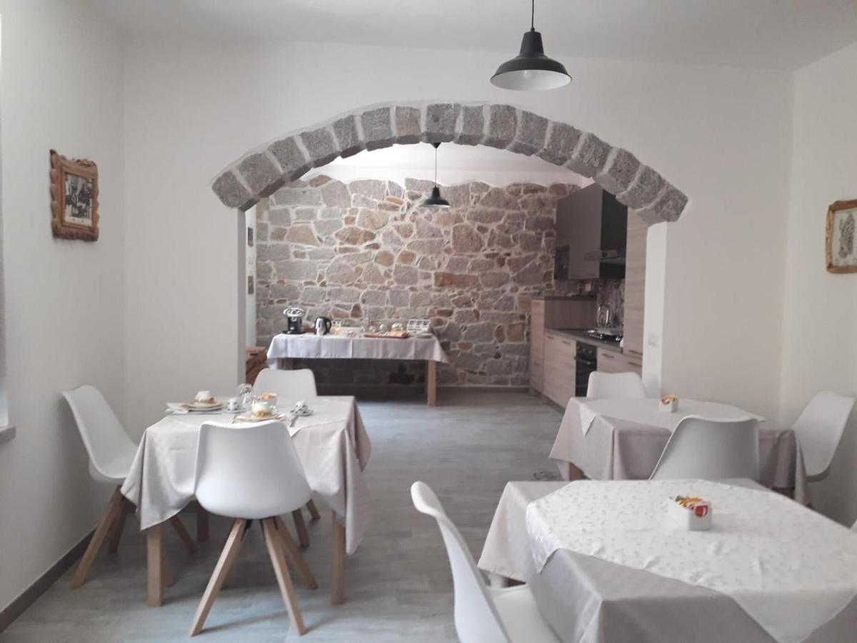 Viche Viche Bed and Breakfast Orgosolo Εξωτερικό φωτογραφία