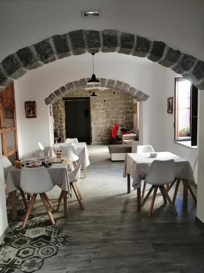 Viche Viche Bed and Breakfast Orgosolo Εξωτερικό φωτογραφία